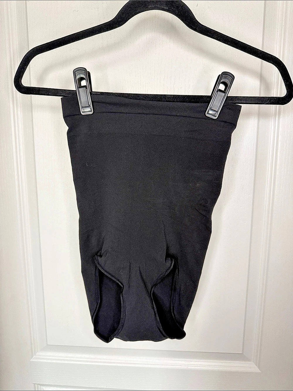SPANX Suit Your Fancy Low-Back Mid-Thigh Short Black Medium
